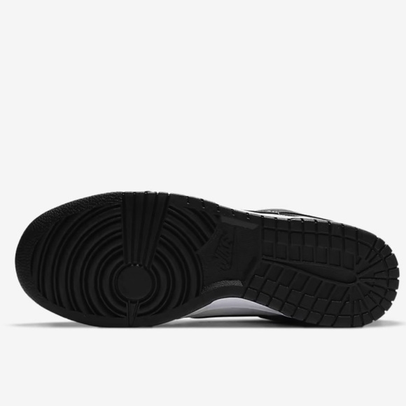 Nike Low Dunks - Picture 5 of 5